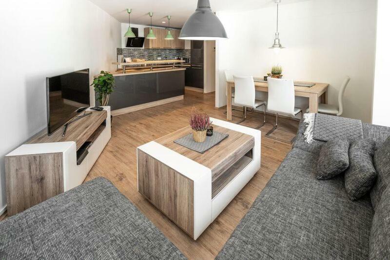 Old Town Luxury Apartment In Heart Of Bratislava Ngoại thất bức ảnh